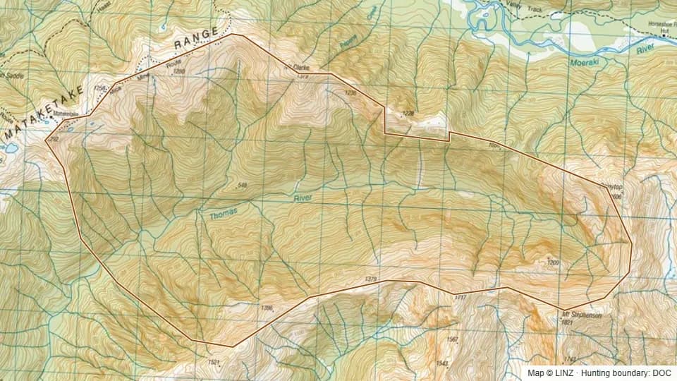 Topographic map of 67 - Upper Thomas River in West Coast, New Zealand, with the DOC hunting boundary outlined.