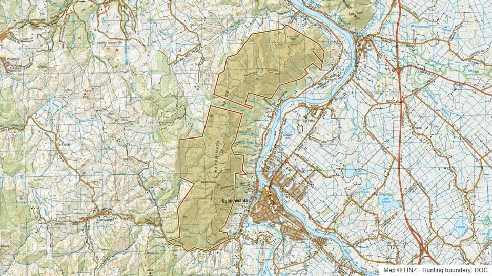 Topographic map of Hakarimata Scenic Reserve in Waikato, New Zealand, with the DOC hunting boundary outlined.