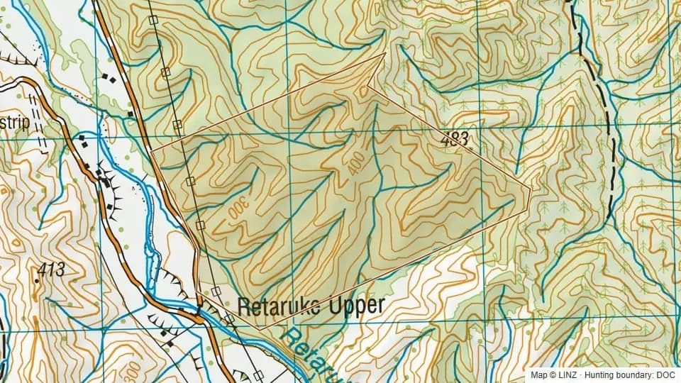 Topographic map of Kauhangaroa Scenic Reserve in Manawatu-Wanganui, New Zealand, with the DOC hunting boundary outlined.
