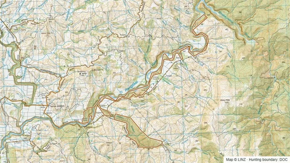 Topographic map of Makino Scenic Reserve (Wellington) in Manawatu-Wanganui, New Zealand, with the DOC hunting boundary outlined.