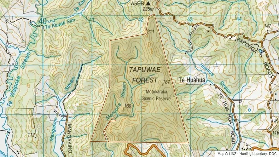 Topographic map of Motukaraka Scenic Reserve in Northland, New Zealand, with the DOC hunting boundary outlined.