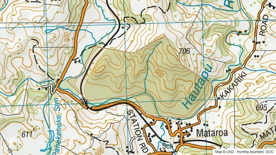 Topographic map of Paengaroa Scenic Reserve in Manawatu-Wanganui, New Zealand, with the DOC hunting boundary outlined.