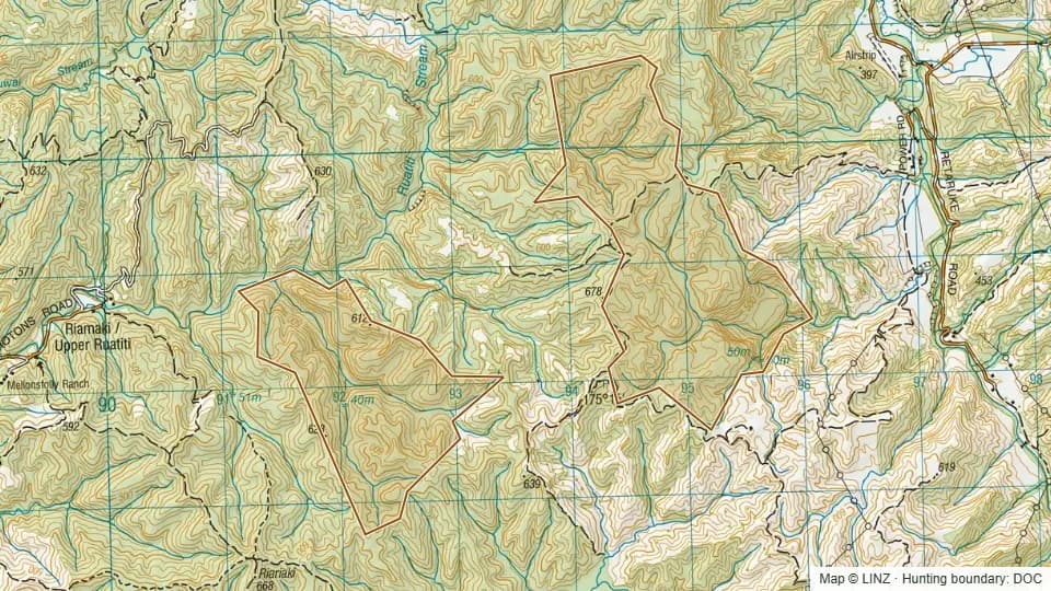 Topographic map of Pairawahipi Scenic Reserve in Manawatu-Wanganui, New Zealand, with the DOC hunting boundary outlined.