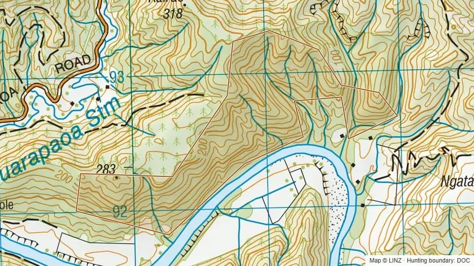 Topographic map of Puketarata Scenic Reserve in Manawatu-Wanganui, New Zealand, with the DOC hunting boundary outlined.