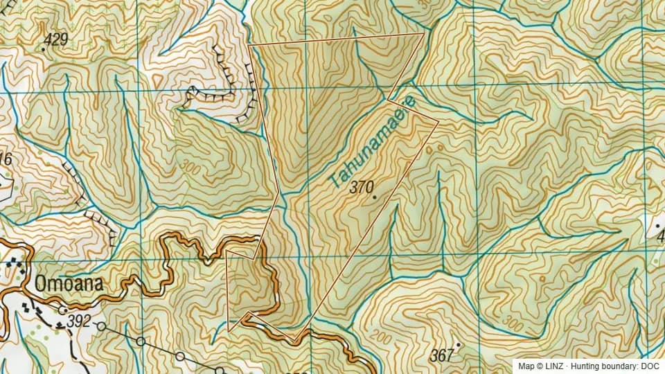 Topographic map of Tahunamaere Scenic Reserve in Taranaki, New Zealand, with the DOC hunting boundary outlined.