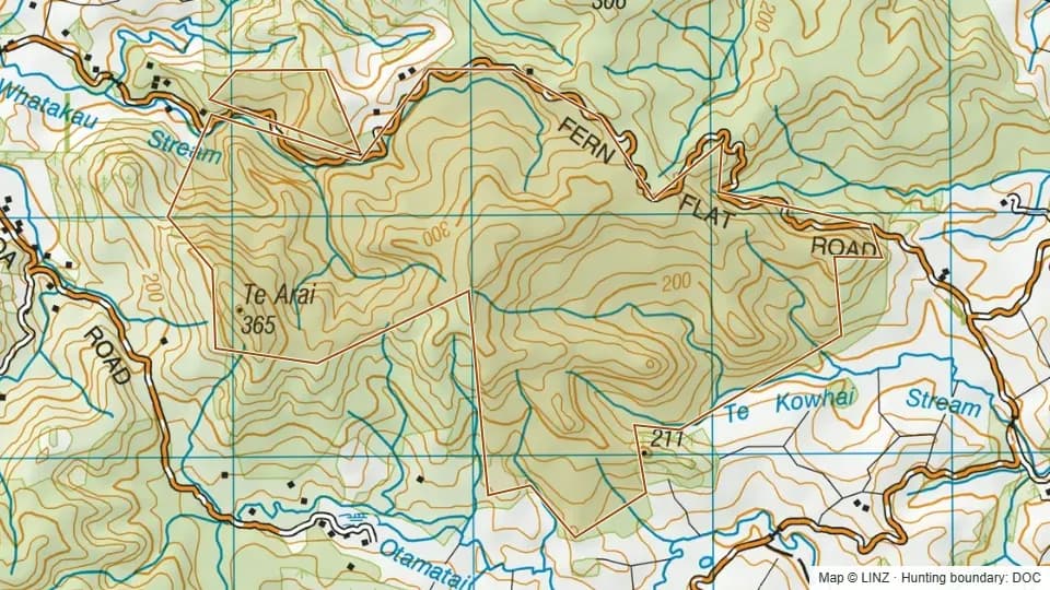 Topographic map of Te Koroa Scenic Reserve in Northland, New Zealand, with the DOC hunting boundary outlined.