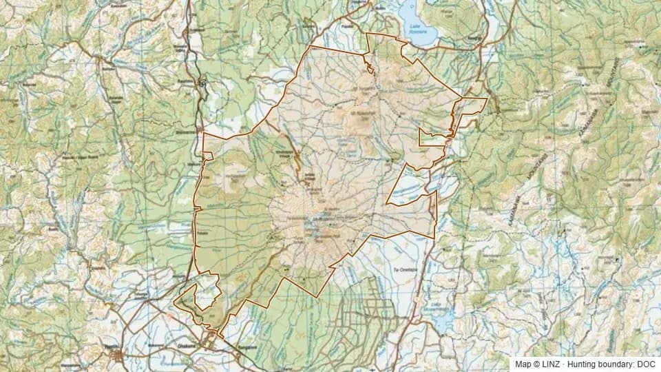 Topographic map of Tongariro National Park (Part) in Waikato, New Zealand, with the DOC hunting boundary outlined.