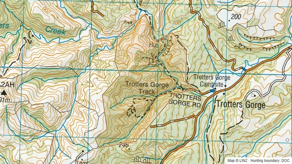Topographic map of Trotters Gorge in Otago, New Zealand, with the DOC hunting boundary outlined.